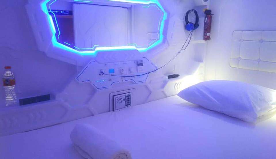 Hotel Shakti Capsule Bandung Exterior photo